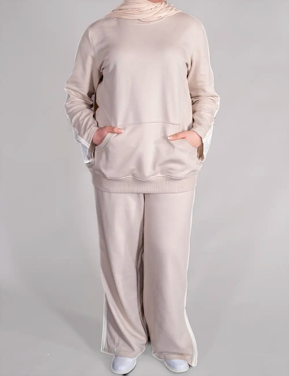 Creme Zipped Set